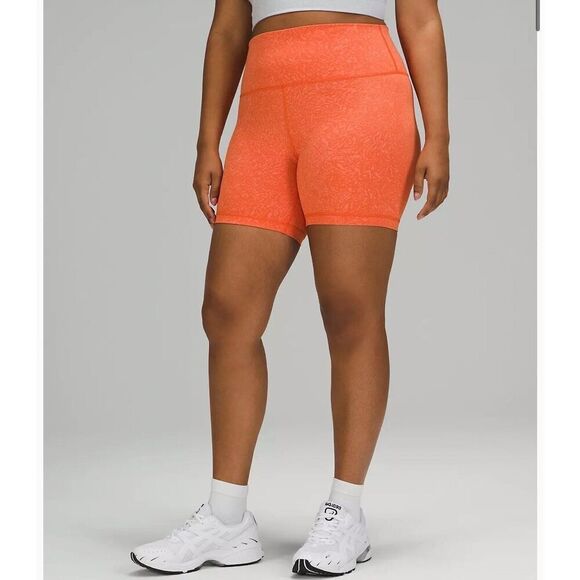 Lululemon Wunder Train High-Rise Short 8" size 4 - Picture 3 of 7